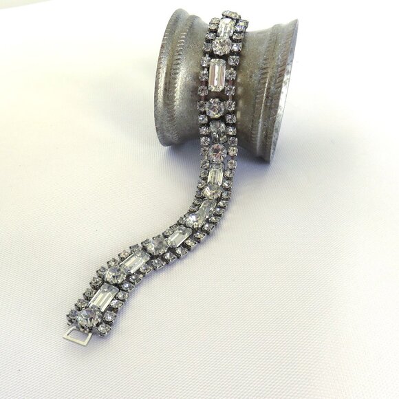 Rhinestone and Silvertone Bracelet 7"...................1224 - Picture 1 of 6